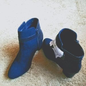 Karen scott Ankle buckle design booties .